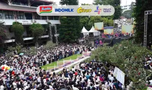 Merayakan Kreativitas! Indofood dan Pasar Seni ITB 2025 “Setakat Lekat”