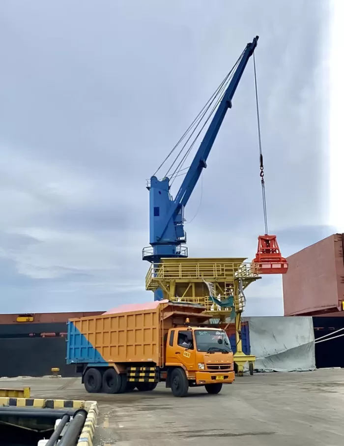 Pelabuhan Tanjung Wangi Dorong Kelancaran Distribusi Pupuk Nasional