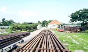 KAI Logistik Dukung Peningkatan Keselamatan Jalur KA melalui Pengiriman Rel R.54 Seberat 380 Ton