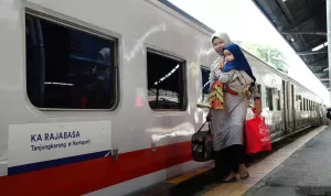 KA Rajabasa dan KA Kualastabas Tulang Punggung Angkutan Penumpang KAI Divre IV Tanjung Karang