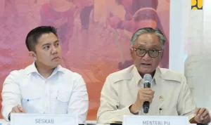 Menteri PU bersama Seskab
