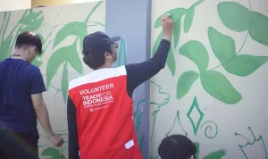 BINUS @Malang Percantik Pesona Aji Saptorenggo Lewat Program Mural Kolaboratif BINUSIAN Plants Hope
