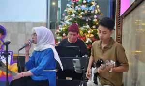 Libur Nataru Makin Berkesan, KAI Daop 7 Madiun Hadirkan Live Music di Stasiun Madiun