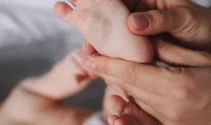 Eksim pada Bayi Apa Penyebabnya dan Skincare Apa yang Aman Digunakan