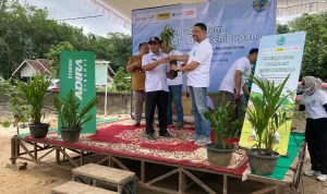 Peduli Sumatra Adira Finance Bantu Warga Terdampak & Tanam Pohon Berakar Kuat Bersama Grup MUFG