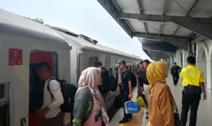 KAI Daop 2 Bandung Tingkatkan Pelayanan di Stasiun Cimahi