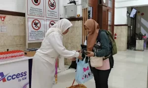 KAI Daop 9 Jember Sediakan Takjil dan Buka Puasa Gratis (2)