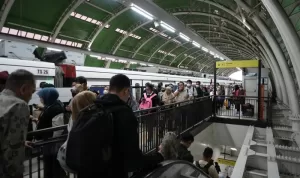 Pengguna LRT Jabodebek (1)