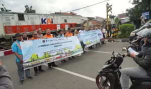 KAI Daop 2 Bandung Imbau Masyarakat Disiplin Berlalu Lintas di Perlintasan Sebidang