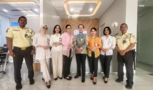Peringati Hari Kartini, Frontliner BRI Branch Office Otista Kompak Berseragam Pakaian Nasional