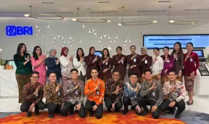 Peringati Hari Kartini, Frontliner BRI Kantor Cabang Khusus Tampil Beda dengan Pakaian Nasional (3)
