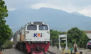 Sejumlah KA Dialihkan Melewati wilayah Daop 2 Bandung Imbas Gangguan Perjalanan KA di Stasiun Bumiayu