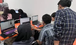 AI Center Makassar dan GDGoC UNM Kembali Gelar Study Jam Robotics dan IoT Bahas Koneksi ESP32 ke Web
