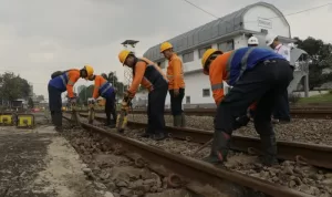 KAI Daop 2 Bandung Ganti 2.800 Meter Rel (1)