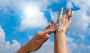 Apakah Bayi Perlu Sunscreen Ini Penjelasan untuk Orang Tua