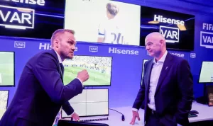 Hisense TV RGB-MiniLED Jadi Layar Resmi IBC Piala Dunia FIFA 2026™ Presiden FIFA Uji Langsung Sistem VAR