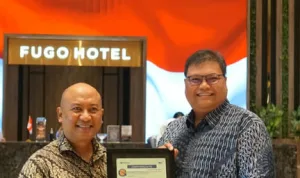 Perkuat Mutu Layanan Perhotelan, SUCOFINDO Serahkan Sertifikasi ISO 90012015 kepada Hotel FUGO Samarinda.jpg