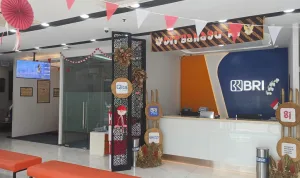 Sambut HUT ke-81 RI, BRI BO Mangga Dua Semarakkan Kantor dengan Nuansa Merah Putih.jpg